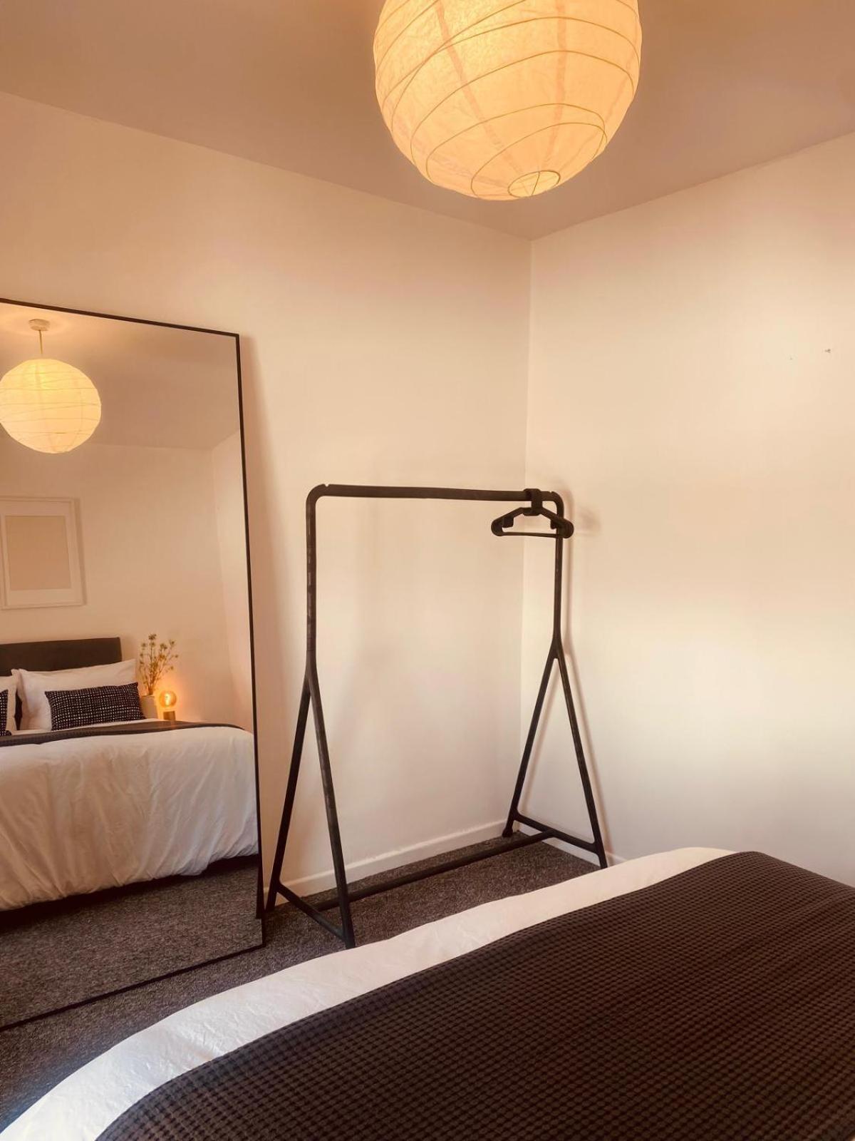 Hébergement de vacances Spacious 2bed - 10 Mins To City - Free Parking *